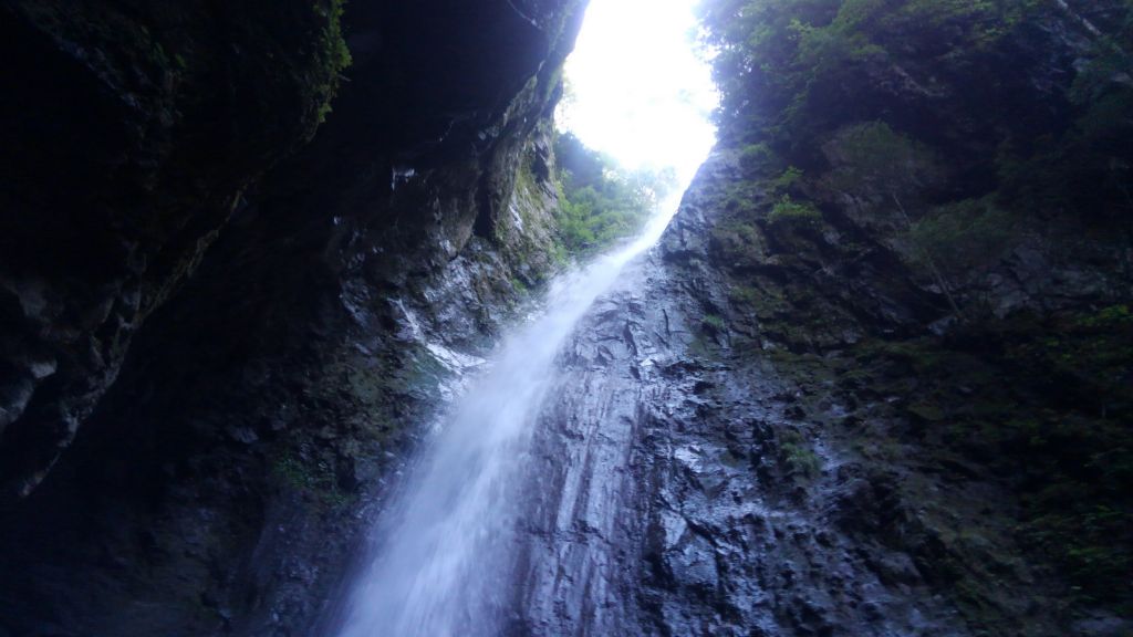 ８月　醤油樽の滝(八ヶ岳)